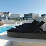 شقة One-Bedroom Apartment In Vir *
