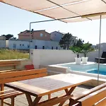 One-Bedroom Apartment In Vir فير