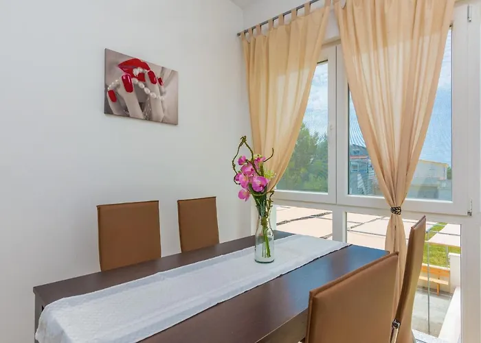One-Bedroom Apartment In Vir * Vir